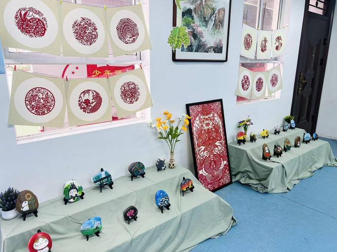 南郑区阳春镇中心小学2025秋季学期德育工作成效显著，文化艺术交流活动精彩纷呈